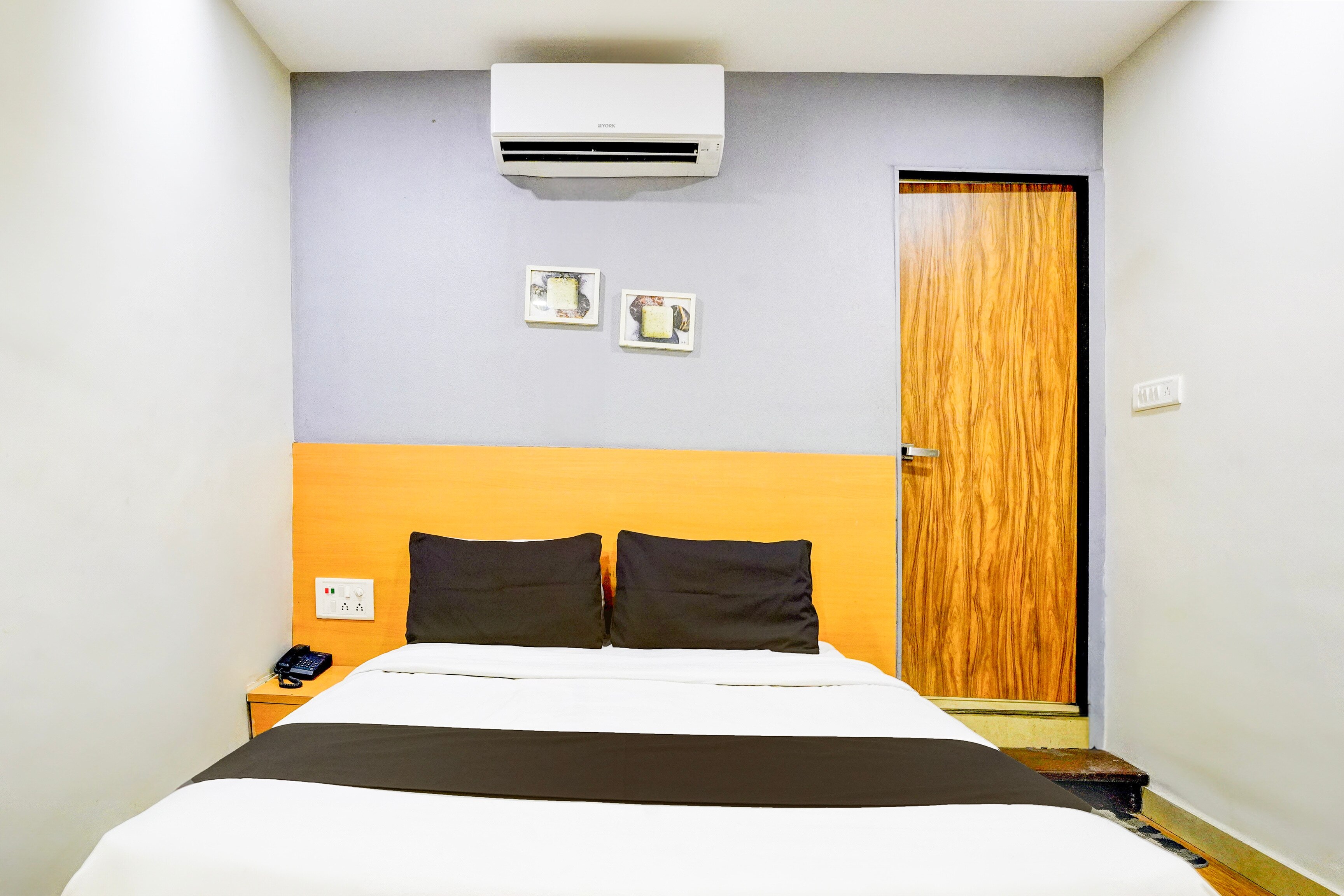 Hotel O The Park View Rooms - Tap to explore photos