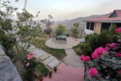 Woodpecker's nest by lake & woods Muktshwar, Mukteshwar