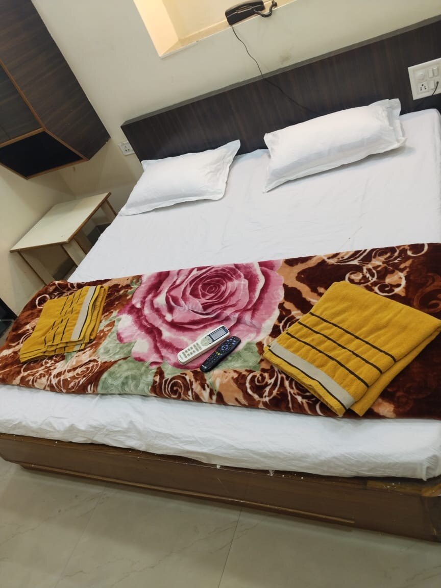 Hotel bhram sambandh - Tap to explore photos