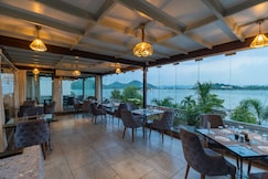 Panna Vilas - A Lake Facing Boutique Hotel