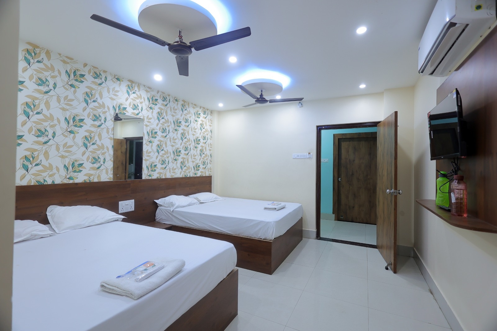 Hotel Nila Saila - Tap to explore photos