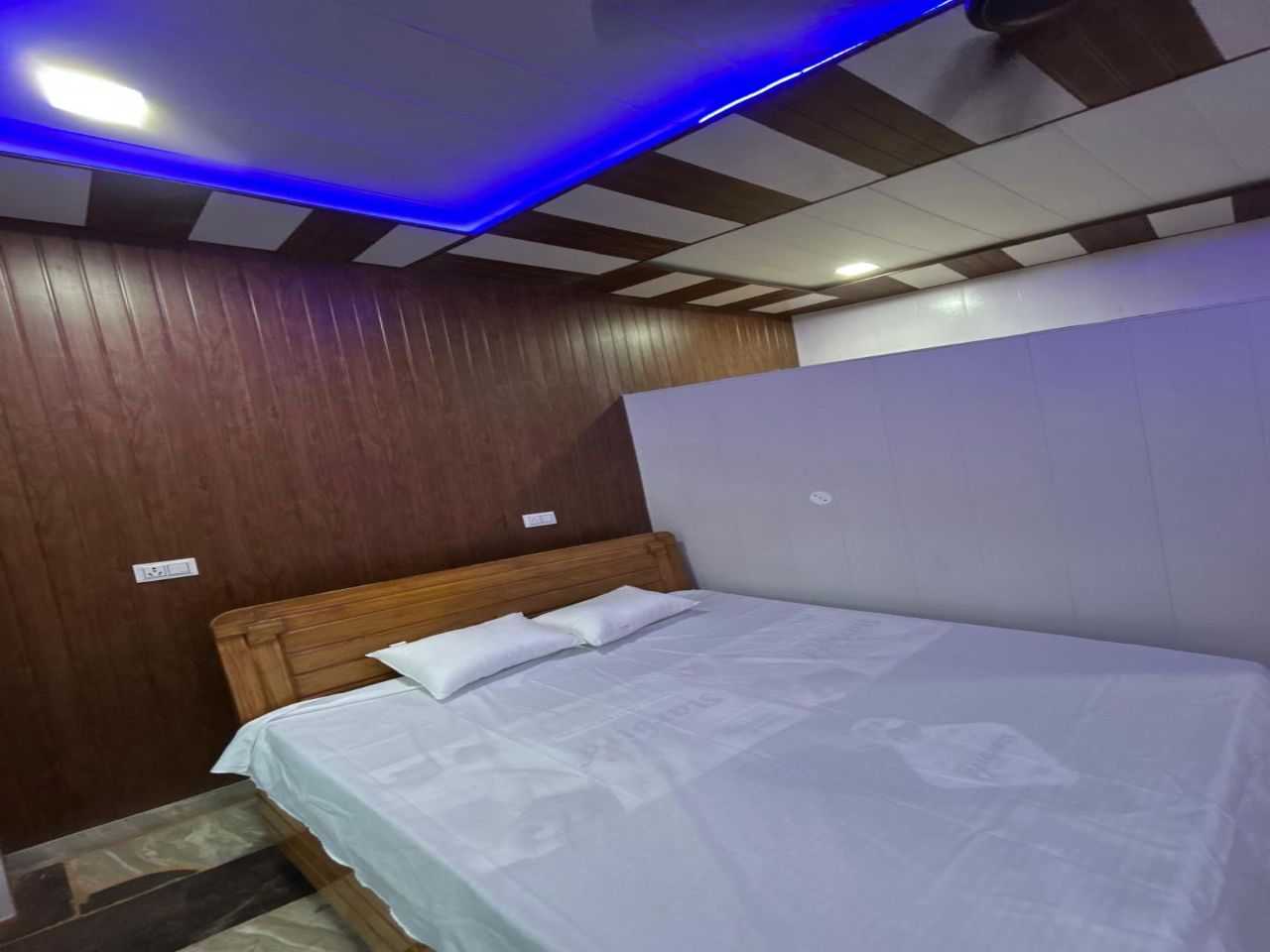SPOT ON Shree Ram Hotel - Tap to explore photos