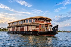 Casino Luxury Houseboats, Alleppey