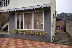 Commute Easy Family friendly Private Jacuzzi, Lonavala