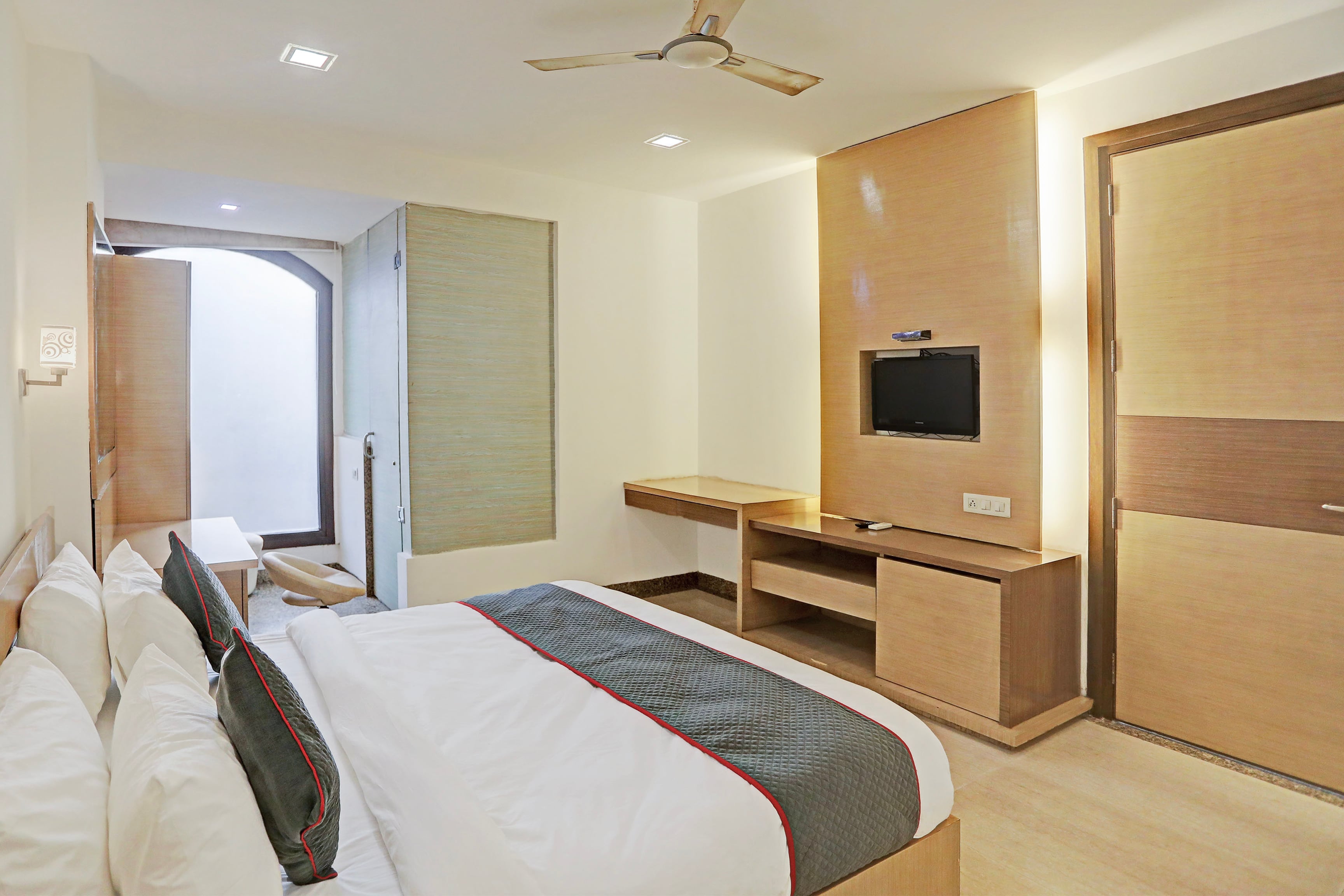 Super Townhouse RELAX SUITS A BOUTIQUE HOTEL VASUNDHARA - Tap to explore photos