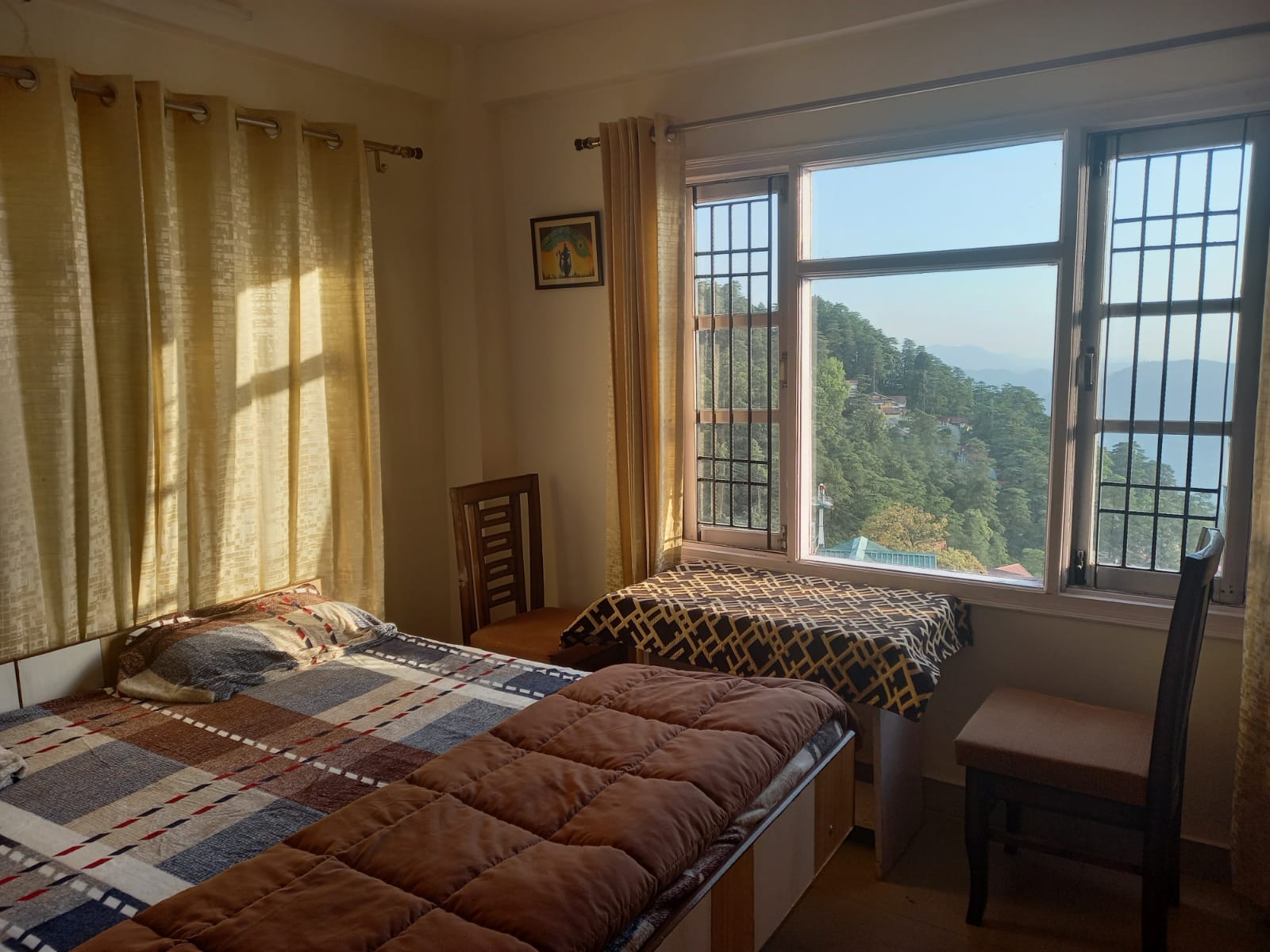 Valleyview Open Balcony Near Ridge Mall Shimla - Tap to explore photos