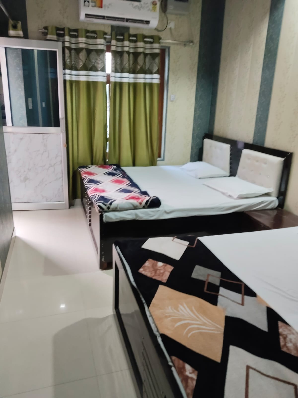 Anand homestay - Tap to explore photos