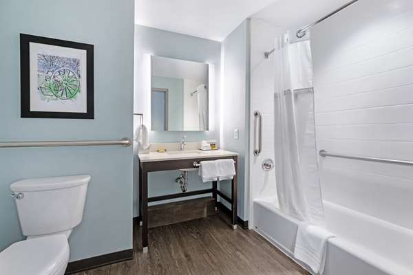 Best Western Plus Executive Residency Marion - Tap to explore photos