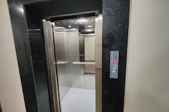 Shri Kunj Hotel & Restaurant, Ashoknagar