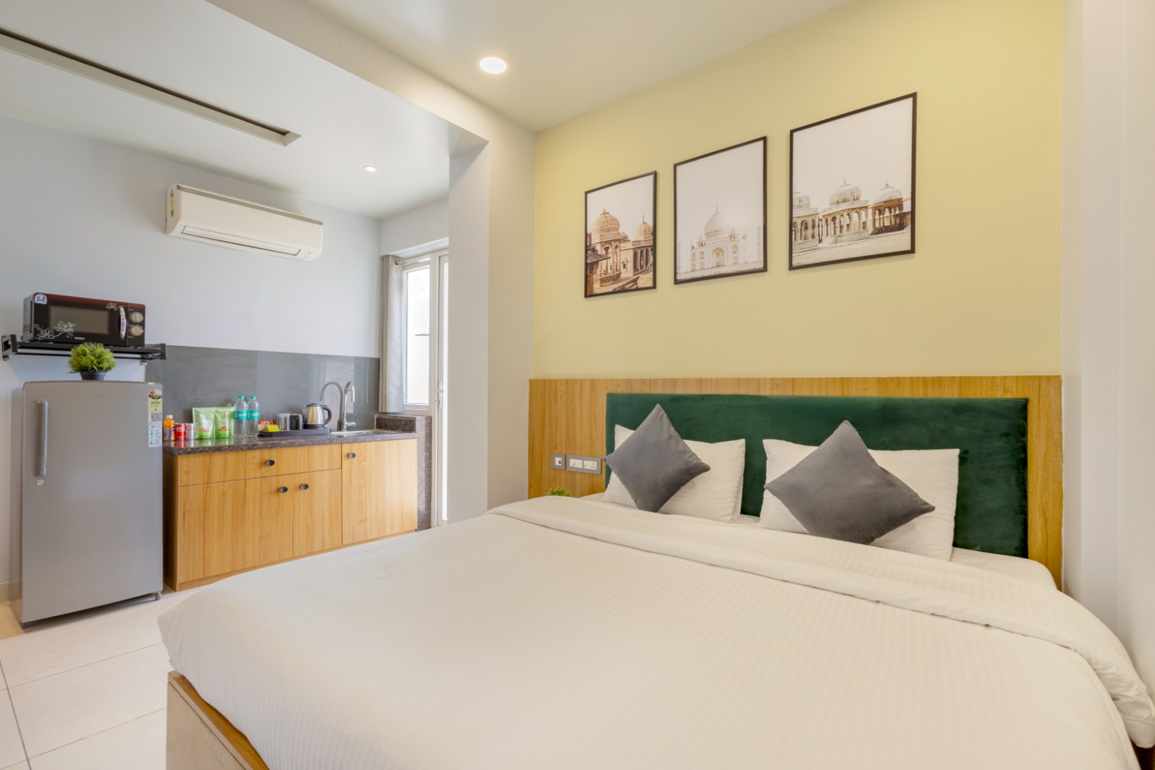 Wandr Hotel Medicity Gurugram, Near Medanta Hospital - Tap to explore photos
