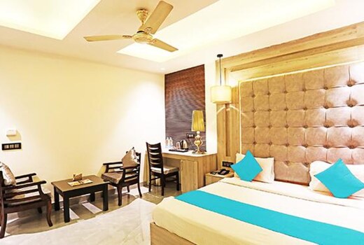 FabHotel Ronald Inn