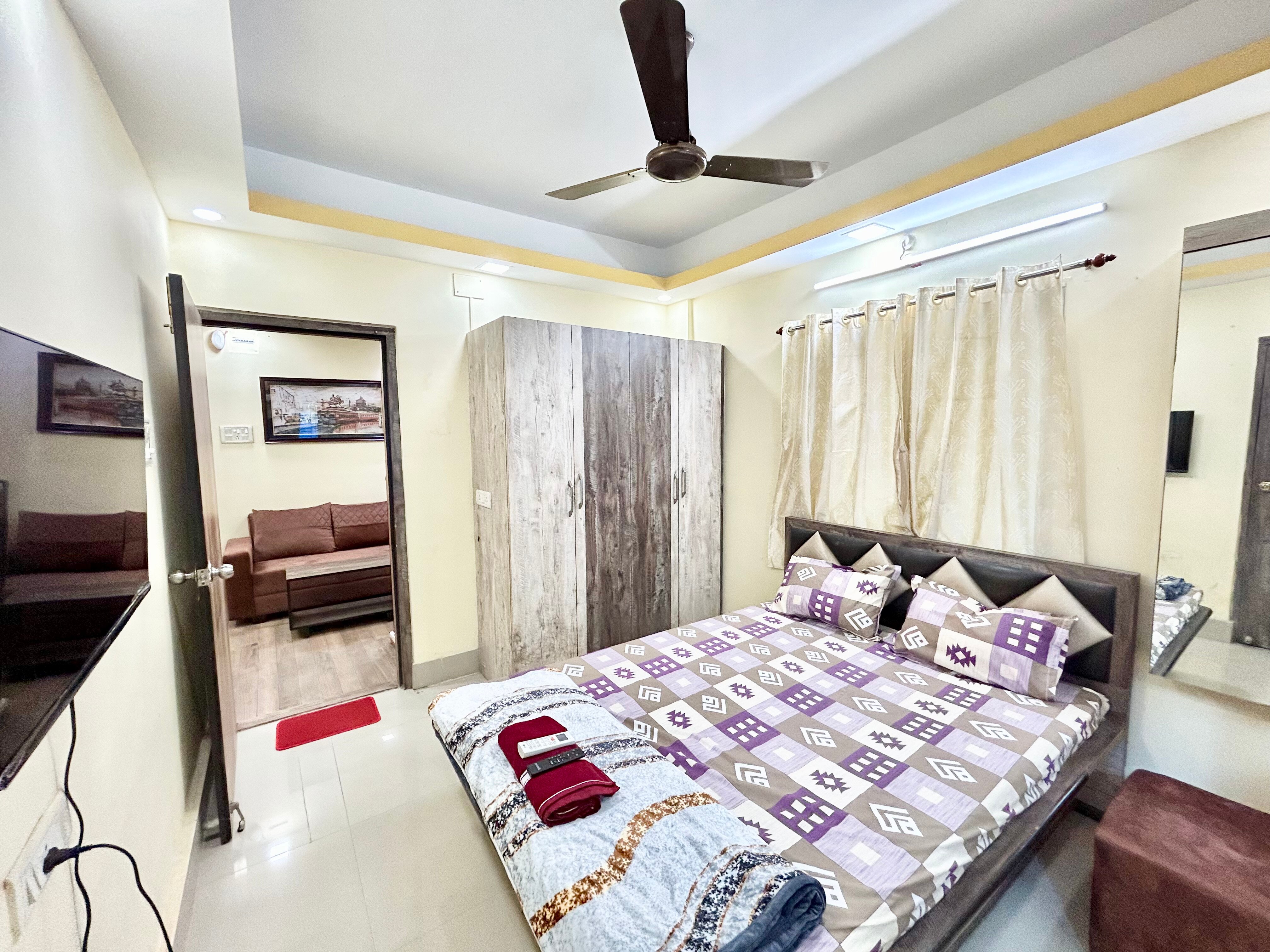 Stylish 1RK Serviced Apartment in in Tollygunge - Tap to explore photos