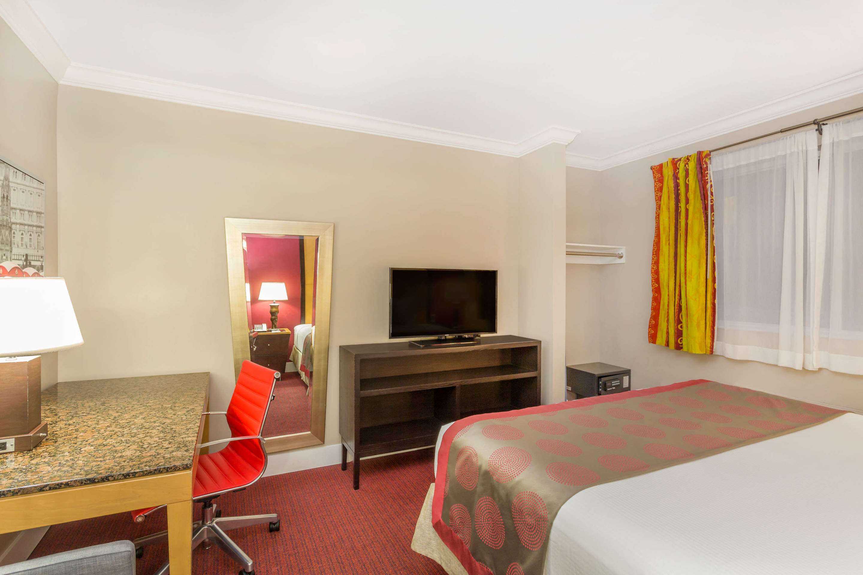 Ramada by Wyndham Miami Springs/Miami International Airport - Tap to explore photos