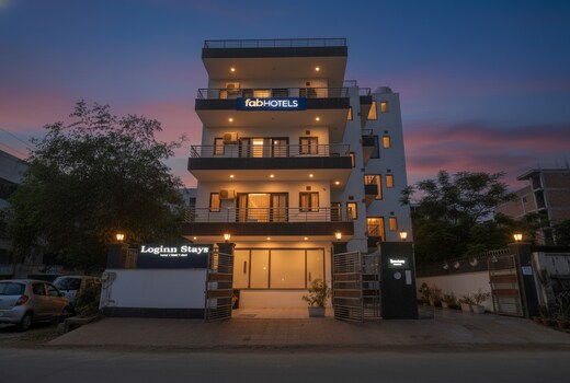 FabHotel Log Inn Stay