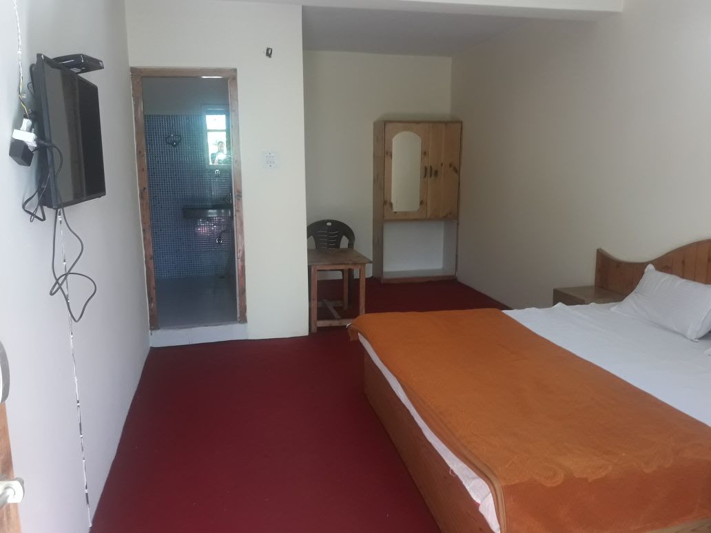 Hotel Manu Guest House - Tap to explore photos