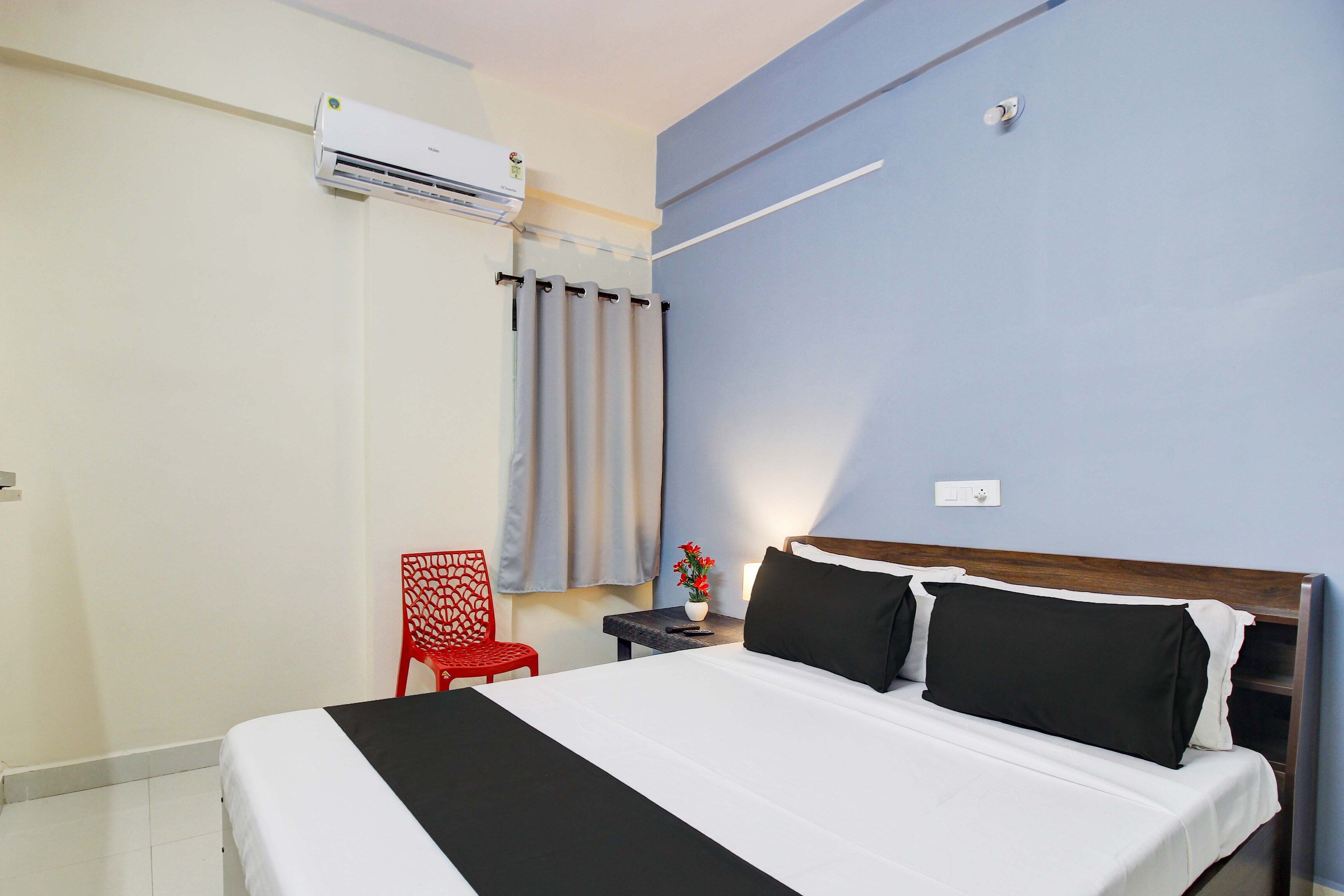 Hotel O REDDY'S GRAND LUXURY ROOMS - Tap to explore photos