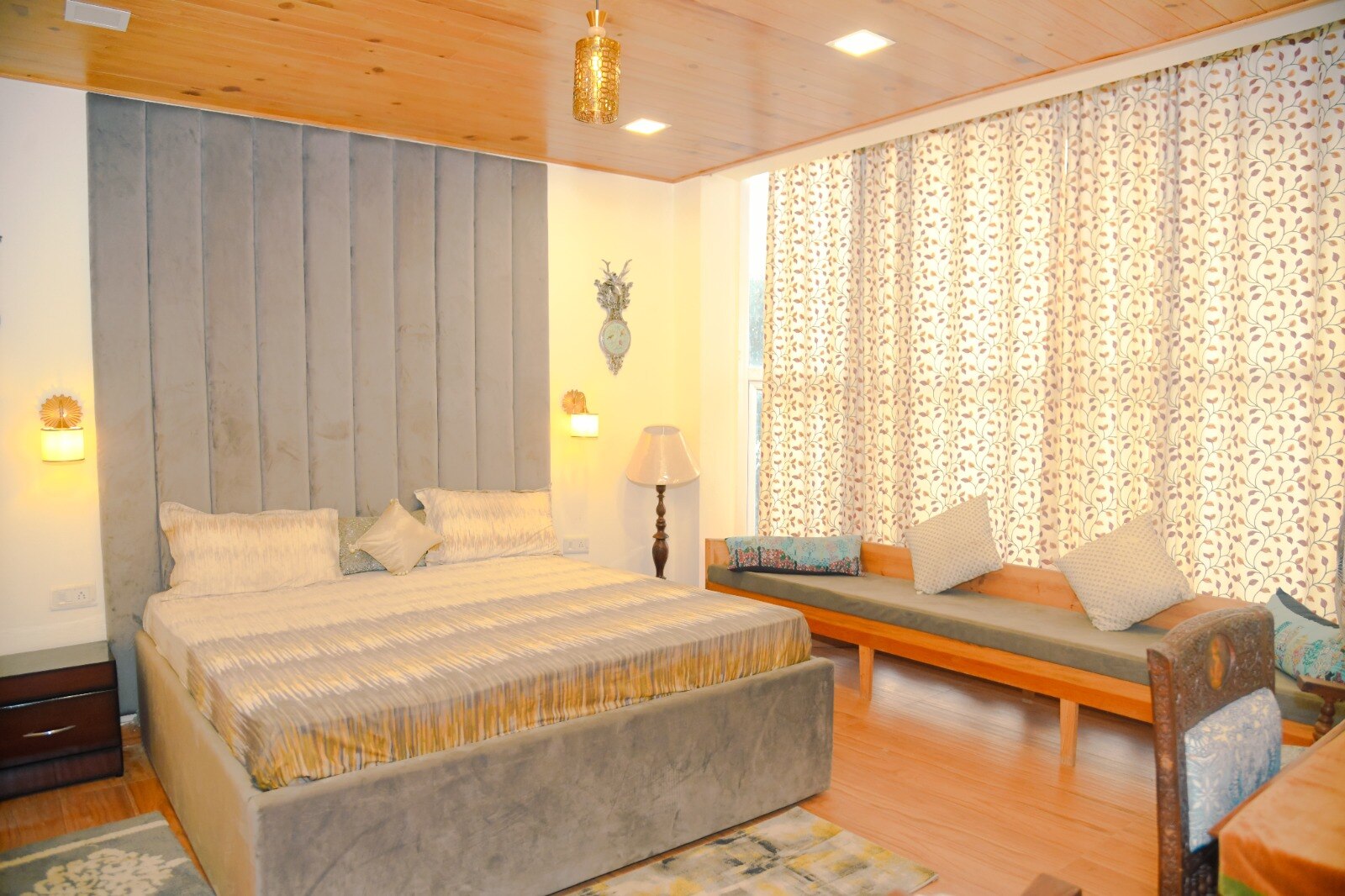Luxury Villa in Mukteshwar - Tap to explore photos