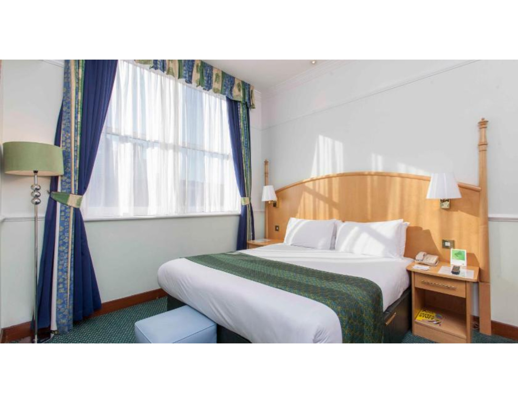 Holiday Inn LONDON - OXFORD CIRCUS - Tap to explore photos
