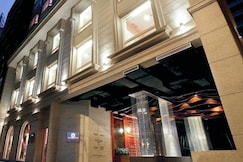 The Luxe Manor, هونغ كونغ