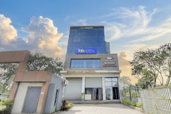 FabHotel Royal Imperio, Mulshi