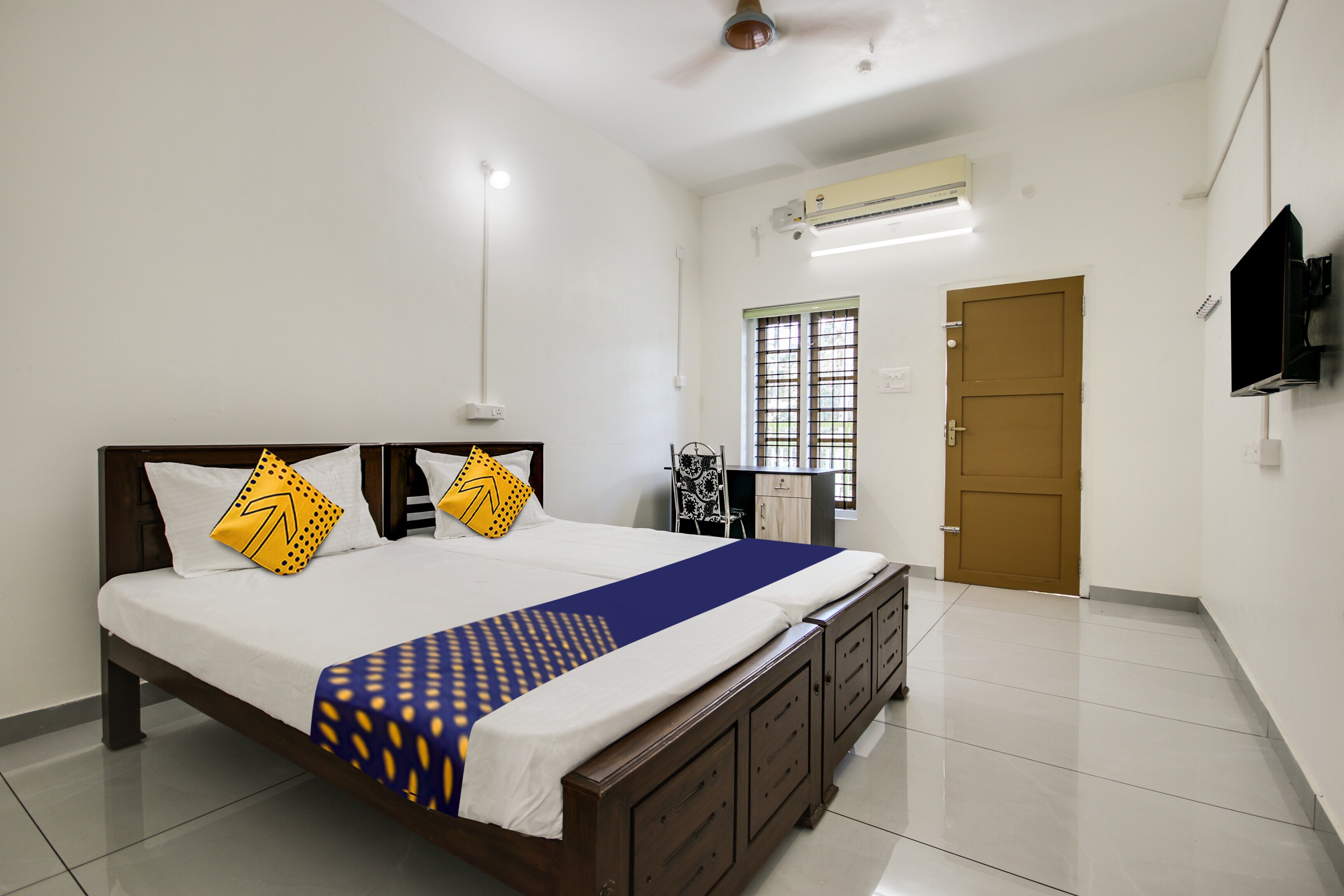 Hotel O Al Ameen Punnapra - Tap to explore photos