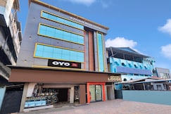 Hotel O Azhar lodge, Koyilandi