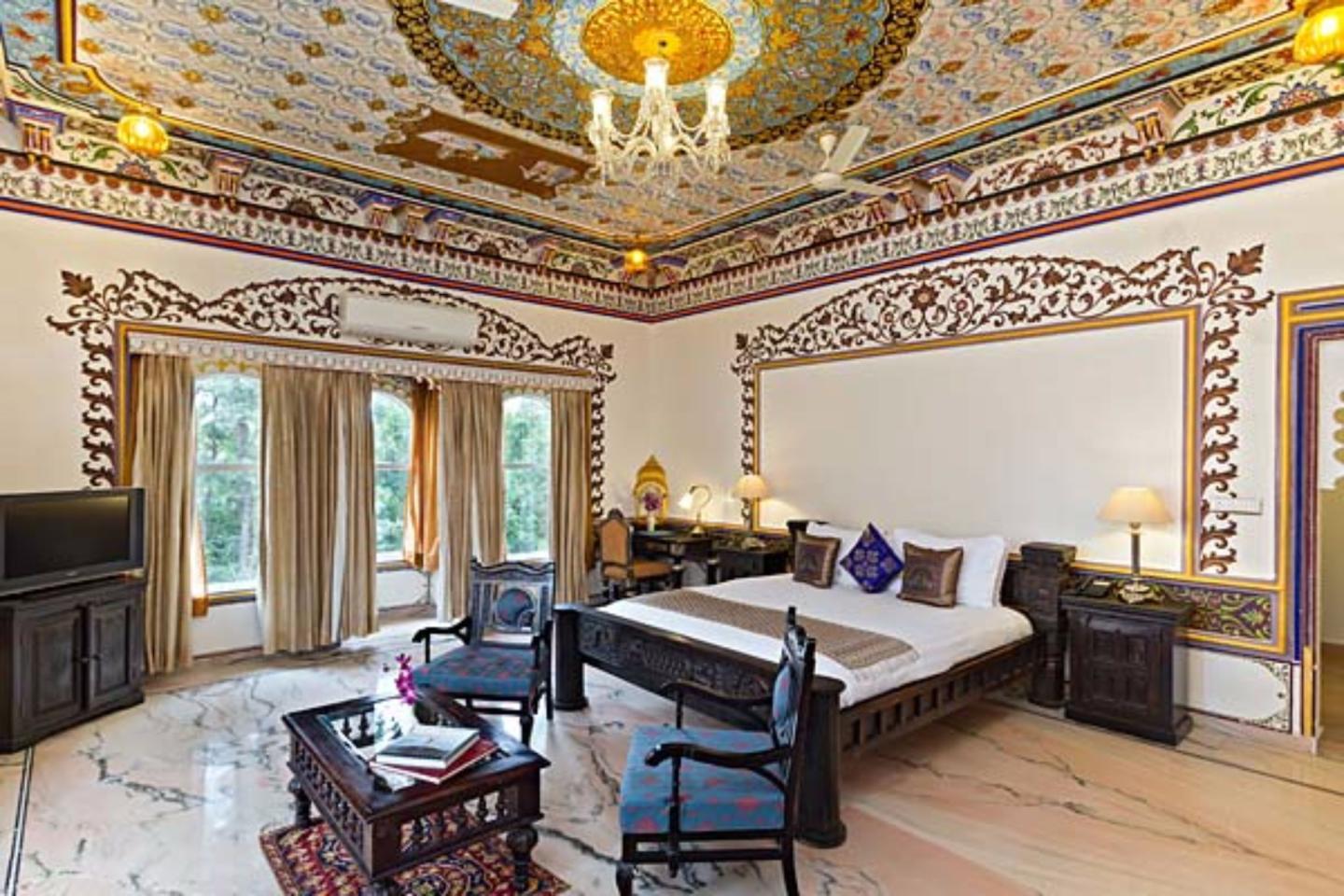 Chunda Palace Udaipur Rajasthan Hotel Price Address Reviews