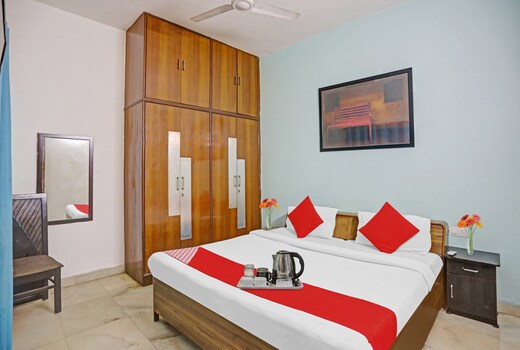 Hotel O Premium Stay Near Dlf Avenue Saket