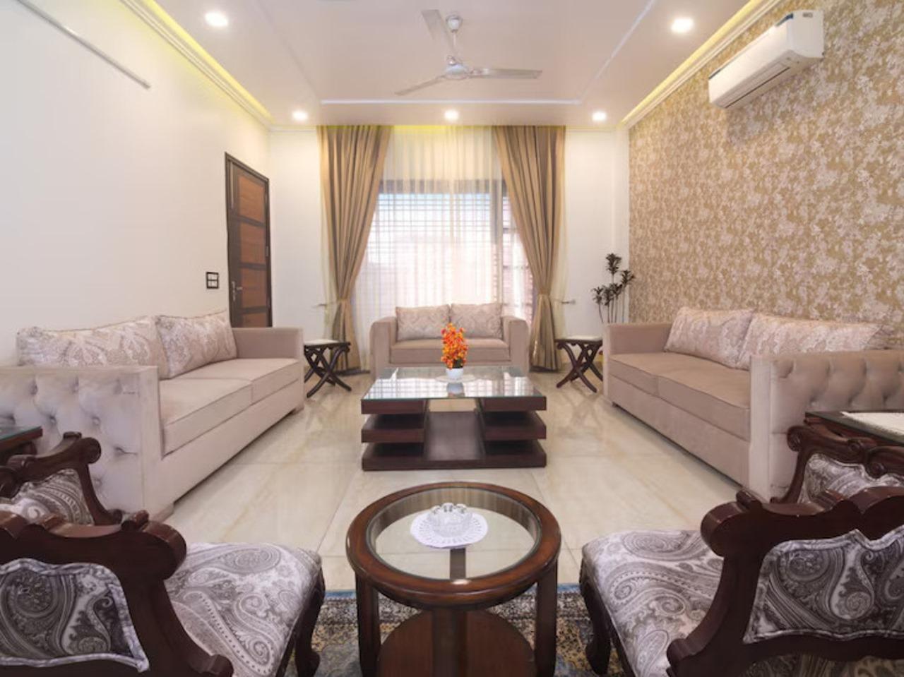 TIM Stayz Dehradun - Tap to explore photos