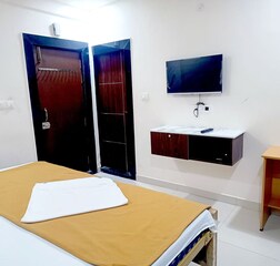 Deluxe Double AC