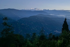 Solitude in the Himalayas Chalet , Soreng