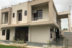 Hotel Guru Kripa, Sikar