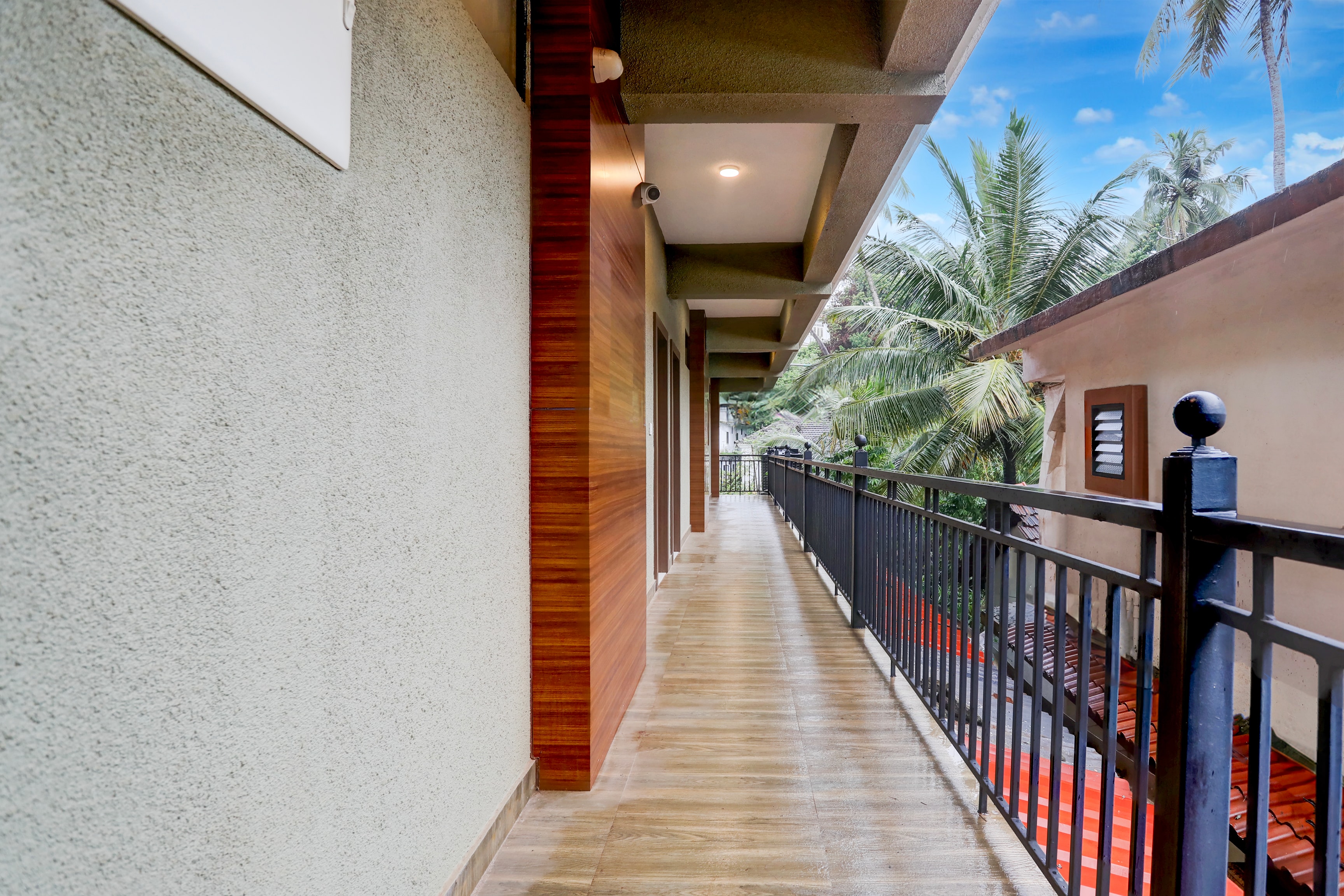 Hotel O Aquamarine Suites - Tap to explore photos