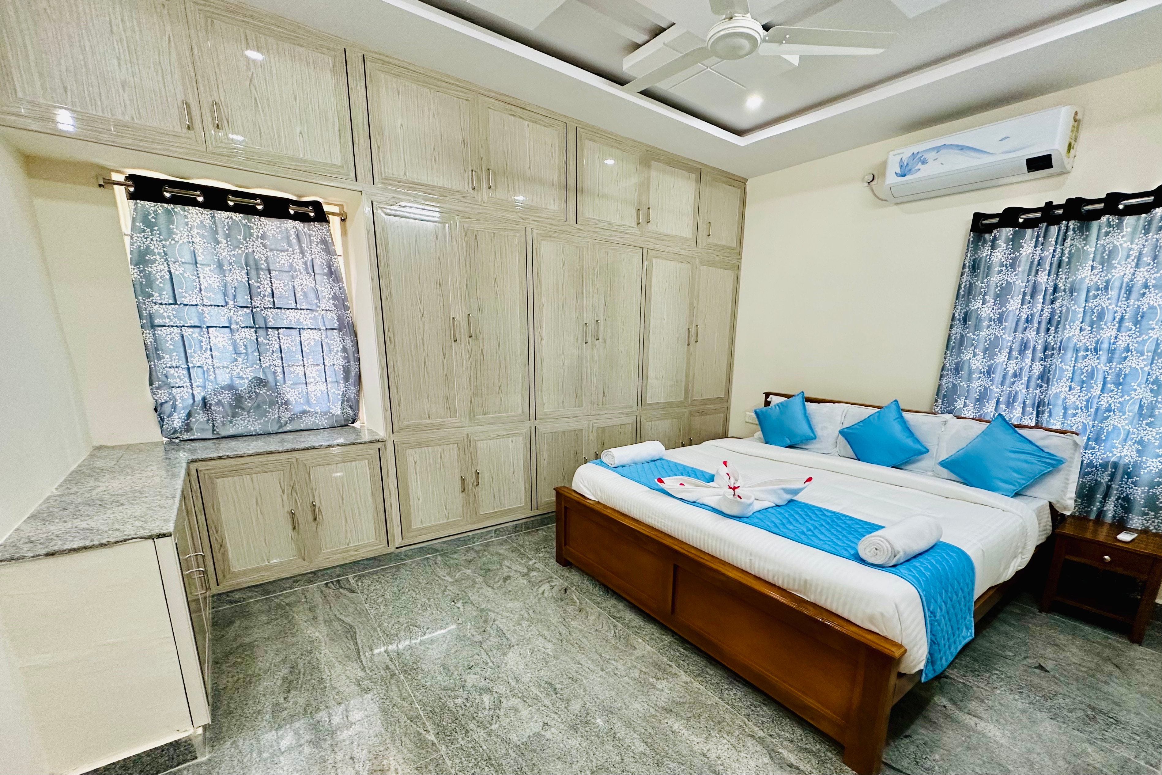 TrueLife Homestays - Bhavya Manor - Tap to explore photos