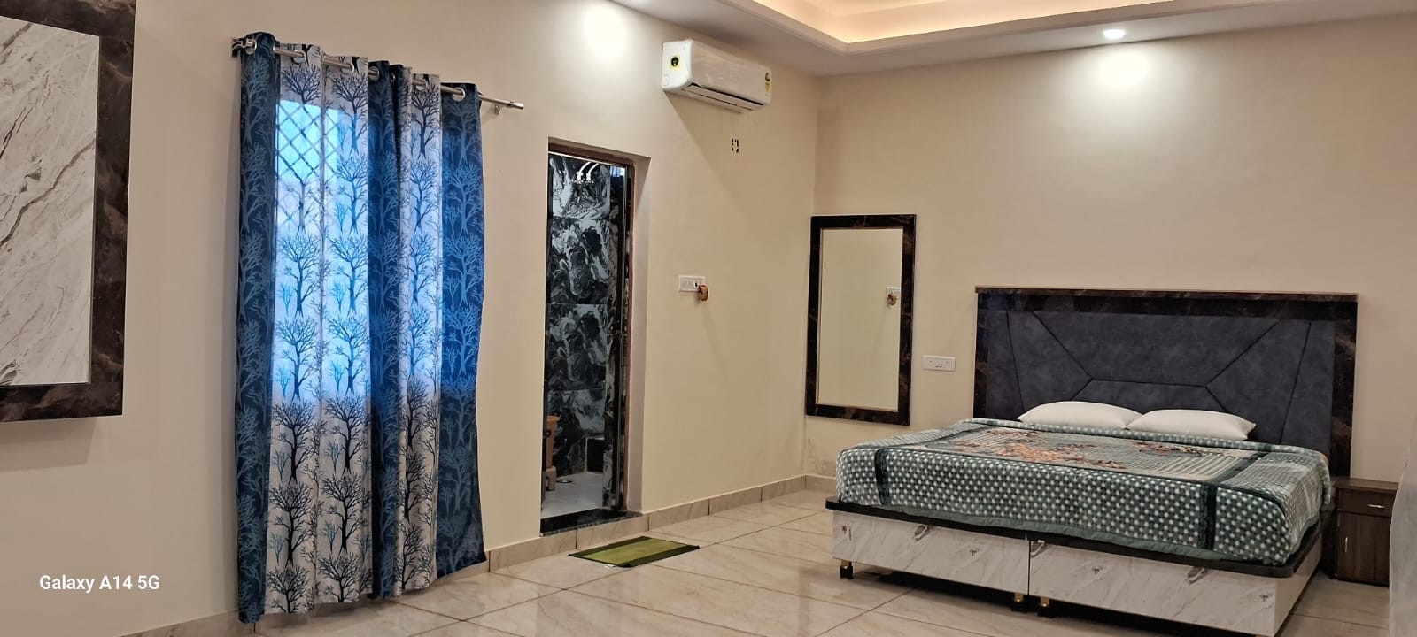 HOTEL RUDRA PALACE - Tap to explore photos
