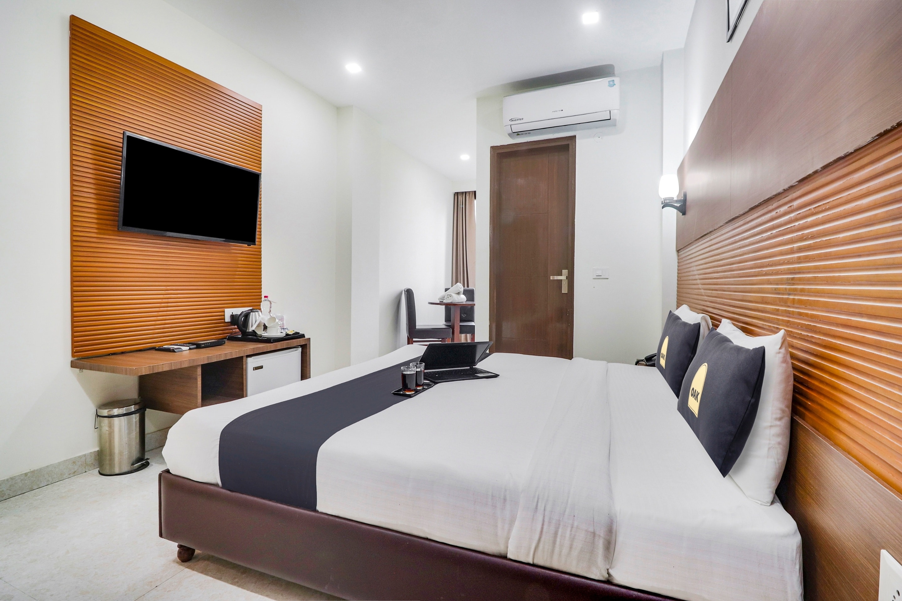 Townhouse OAK The Grace Inn Near Aravali Biodiversity Park - Tap to explore photos