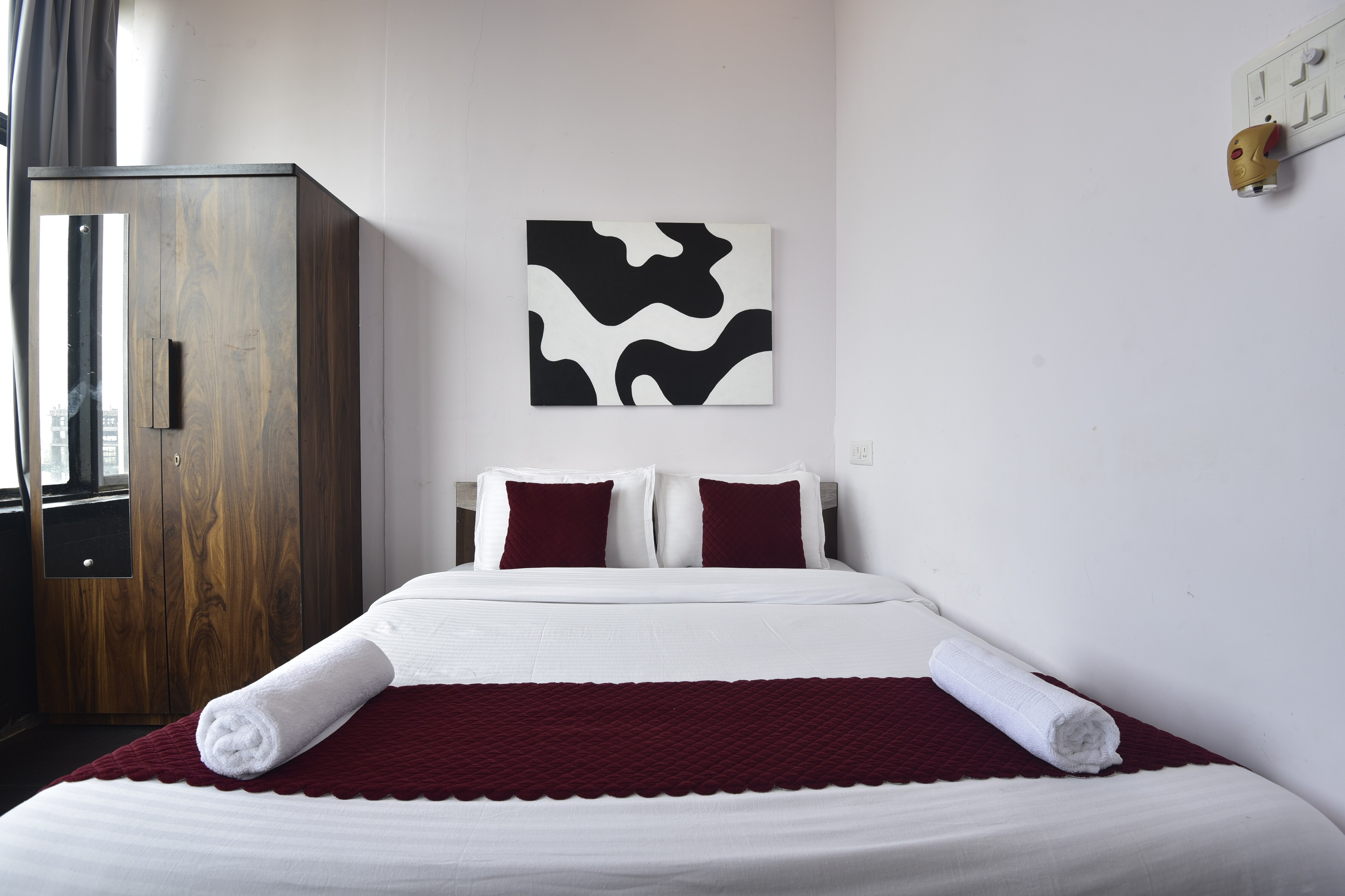 Hsquare Mahim Apartments C - Tap to explore photos