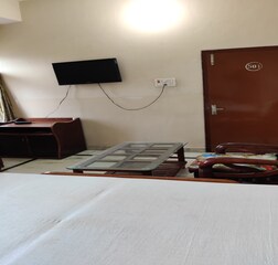 Deluxe AC Room