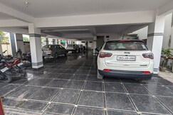 Cozy 2BHK Near BHU Ananya Darshan Flat 402, Varanasi