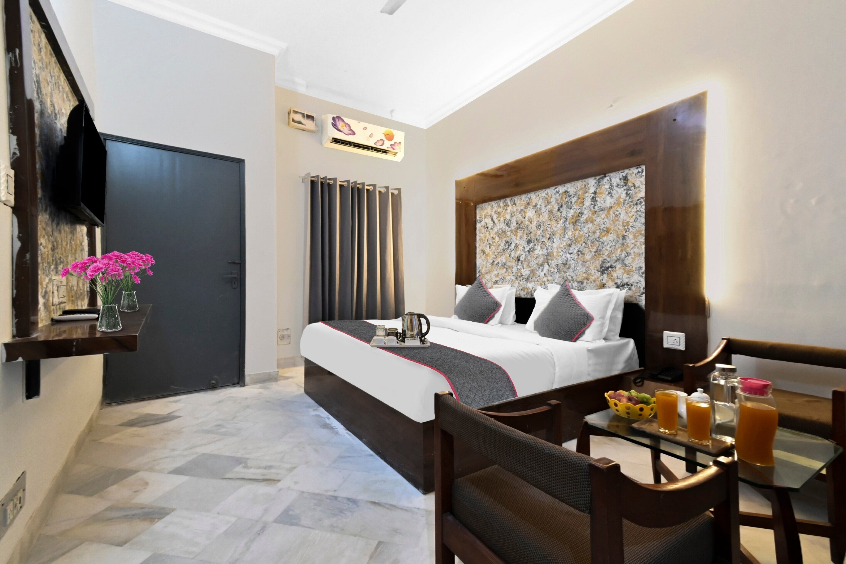 Hotel O Classic Holidays - Tap to explore photos