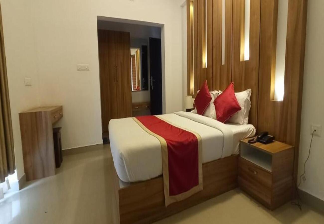 Sapphire Mansion Vagamon - Tap to explore photos