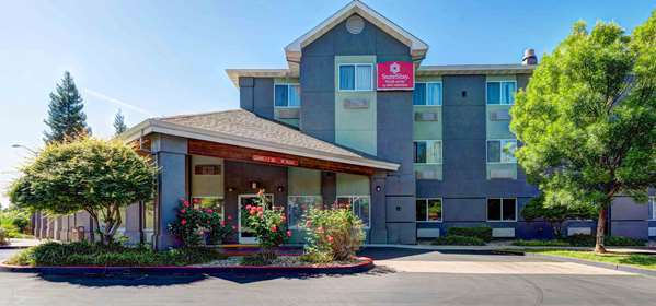 SureStay Plus Hotel by Best Western Redding - Tap to explore photos