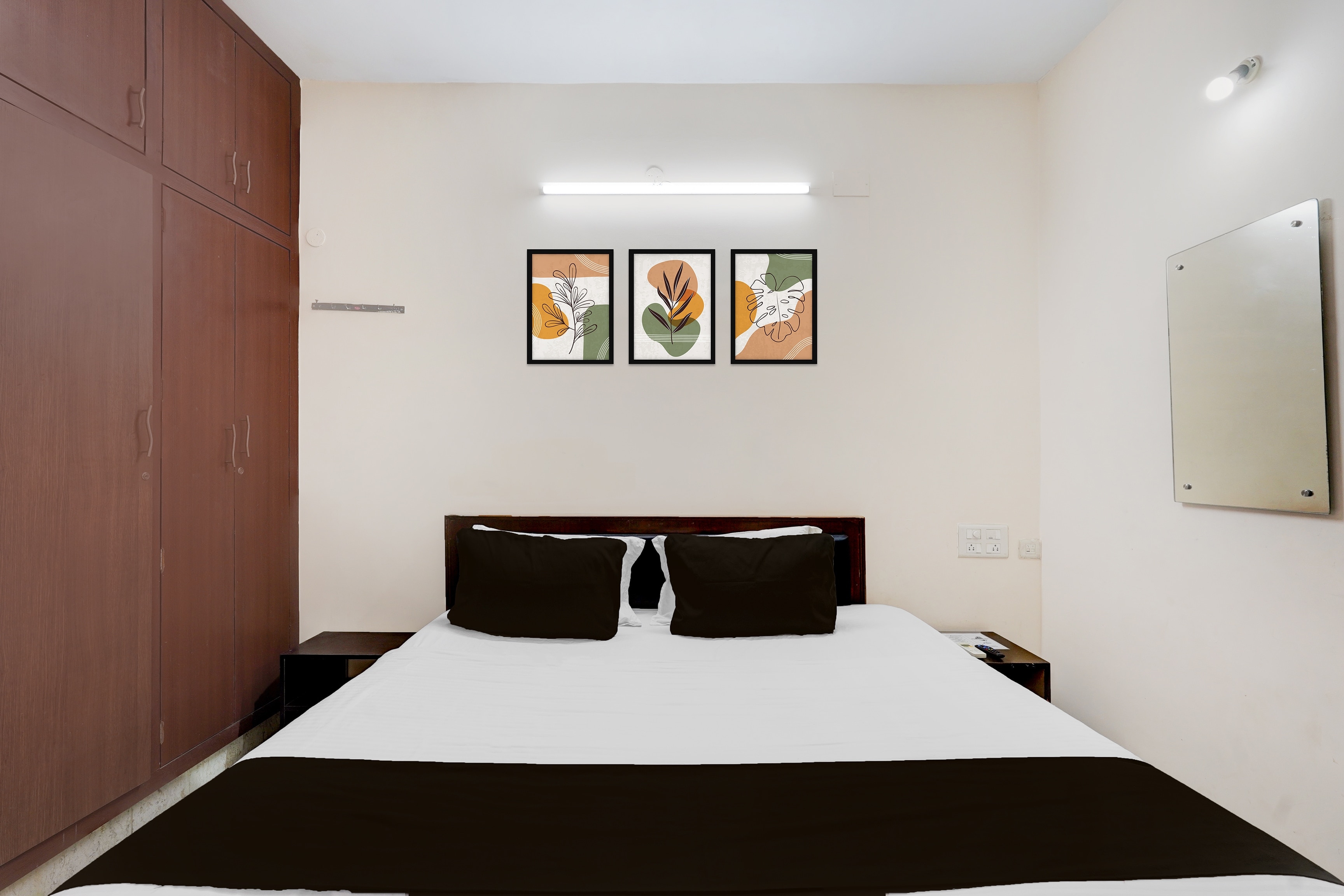 Townhouse Balaji Dental College Pallikarani Formerly Orchid Sankrish - Tap to explore photos