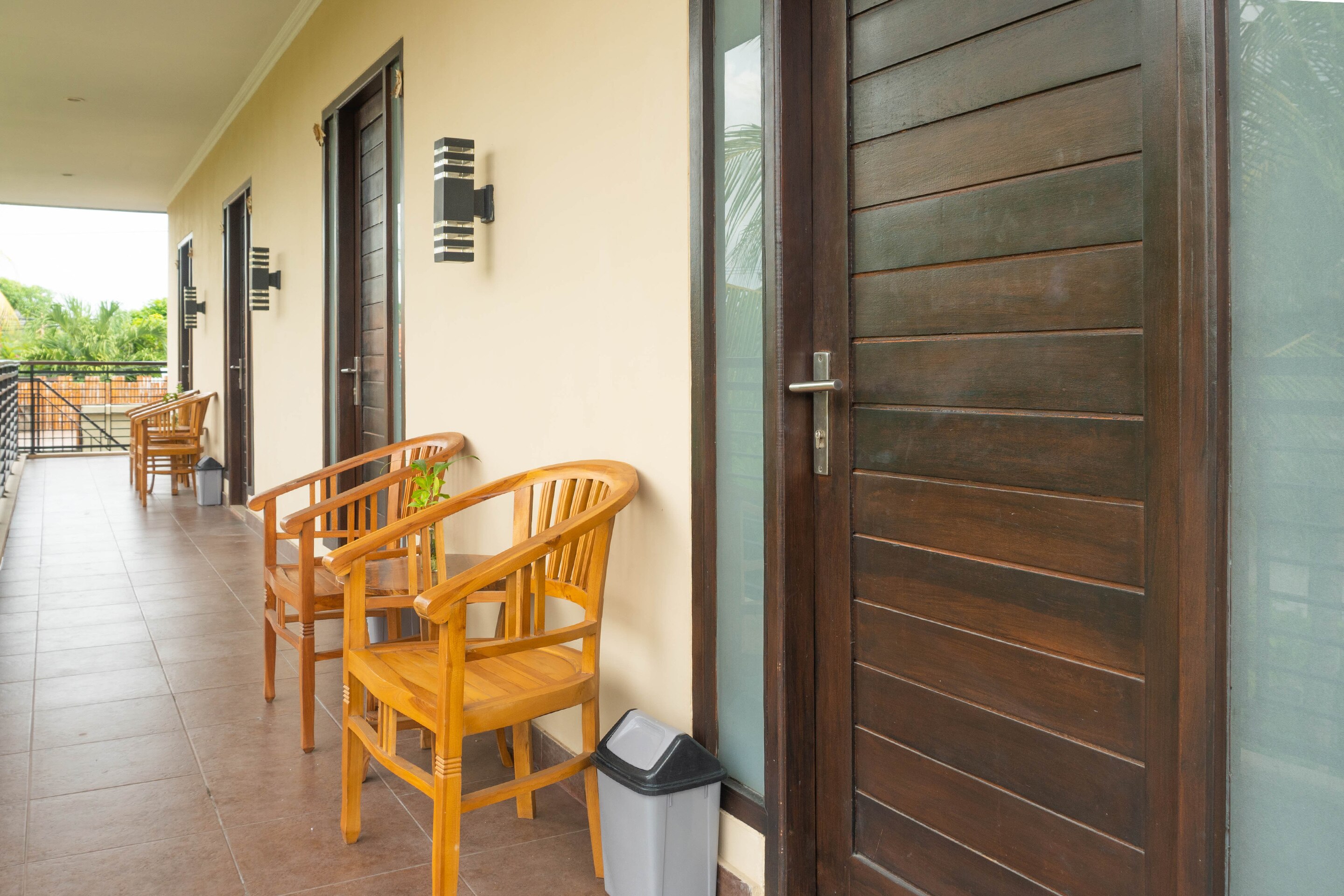 Oyo 311 Melody Guest House Indonesia Bali At Inr 1341 Off - 