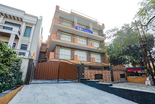 FabHotel Grihum