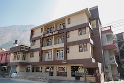 Hotel Amit - 5mins drive to Airport, Kullu