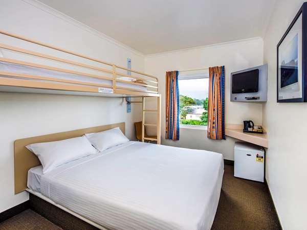 Ibis Budget Coffs Harbour - Tap to explore photos