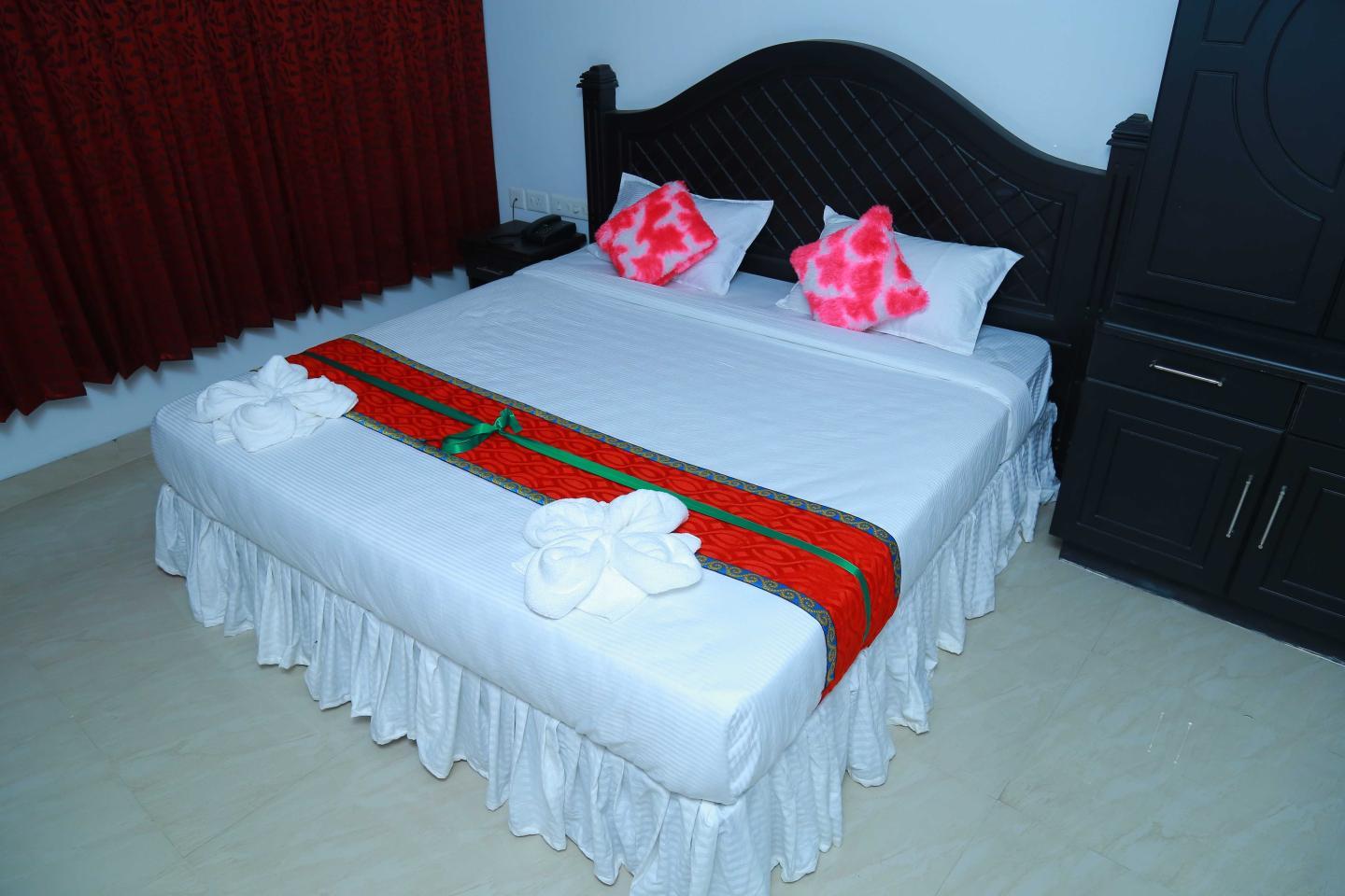 Aarya Bhavan Residency - Tap to explore photos