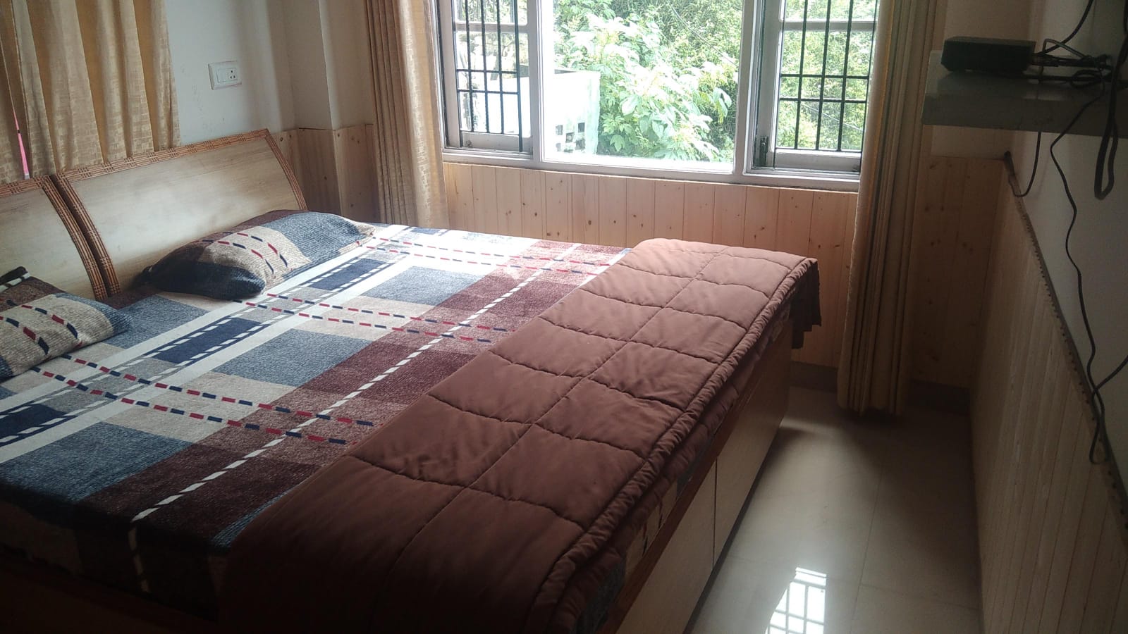 Jishas Homestay  Valleyview Open Balcony Near Mall - Tap to explore photos