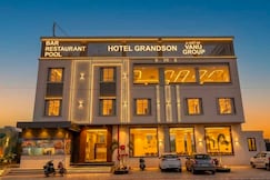 Vanu Group of Hotels  Hotel Grandson, Jaipur